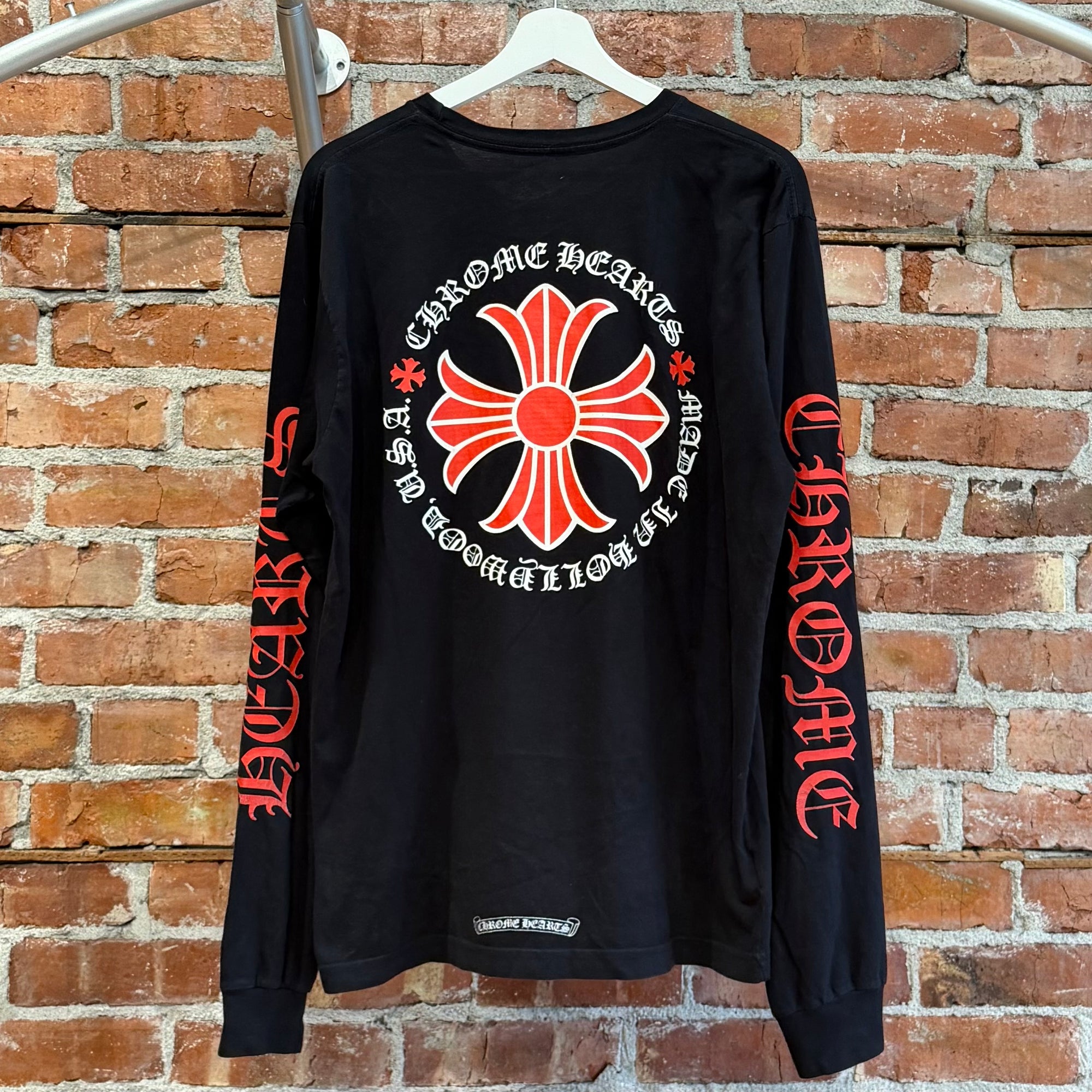 CHROME HEARTS CROSS PLUS POCKET LONGSLEEVE ‘BLACK/RED’