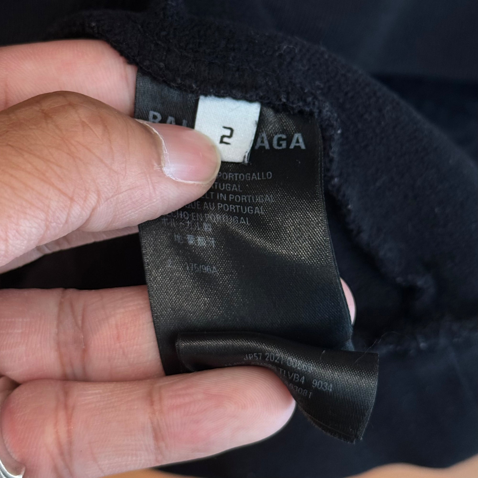 BALENCIAGA FW22 TURNOVER LOGO HOODIE ‘BLACK’
