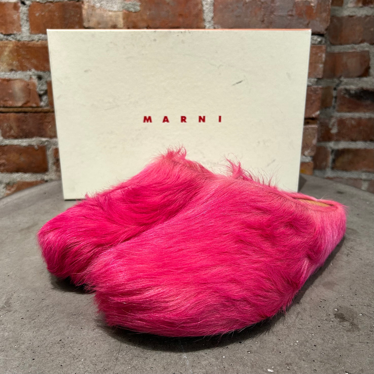 MARNI FUSSBETT FUR MULES ‘PINK’