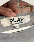 COMME DES GARÇON PLAY SCRIPT LOGO TEE ‘GREY’