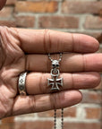 DEAL DESIGN SKULL CROSS NECKLACE ‘SILVER’