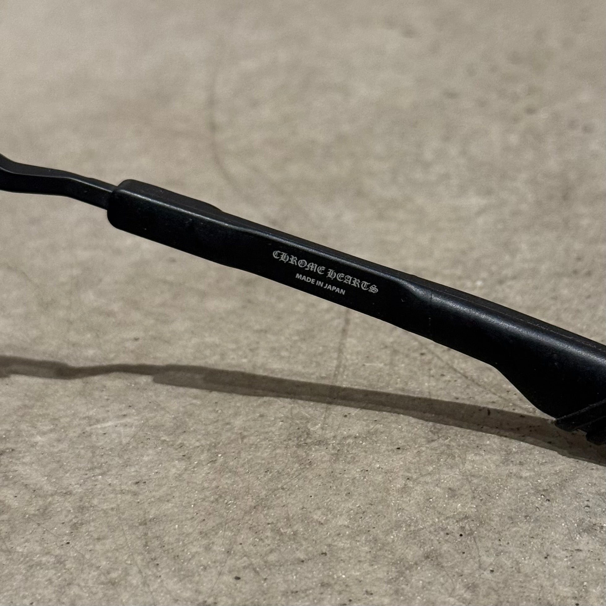 CHROME HEARTS CLITANIC SHIELD SUNGLASSES ‘BLACK’