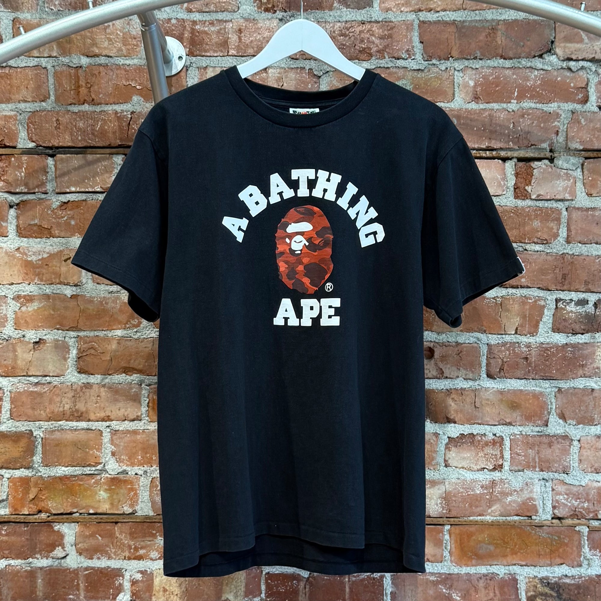 BAPE CAMO APE HEAD COLLEGIATE TEE ‘BLACK/RED’