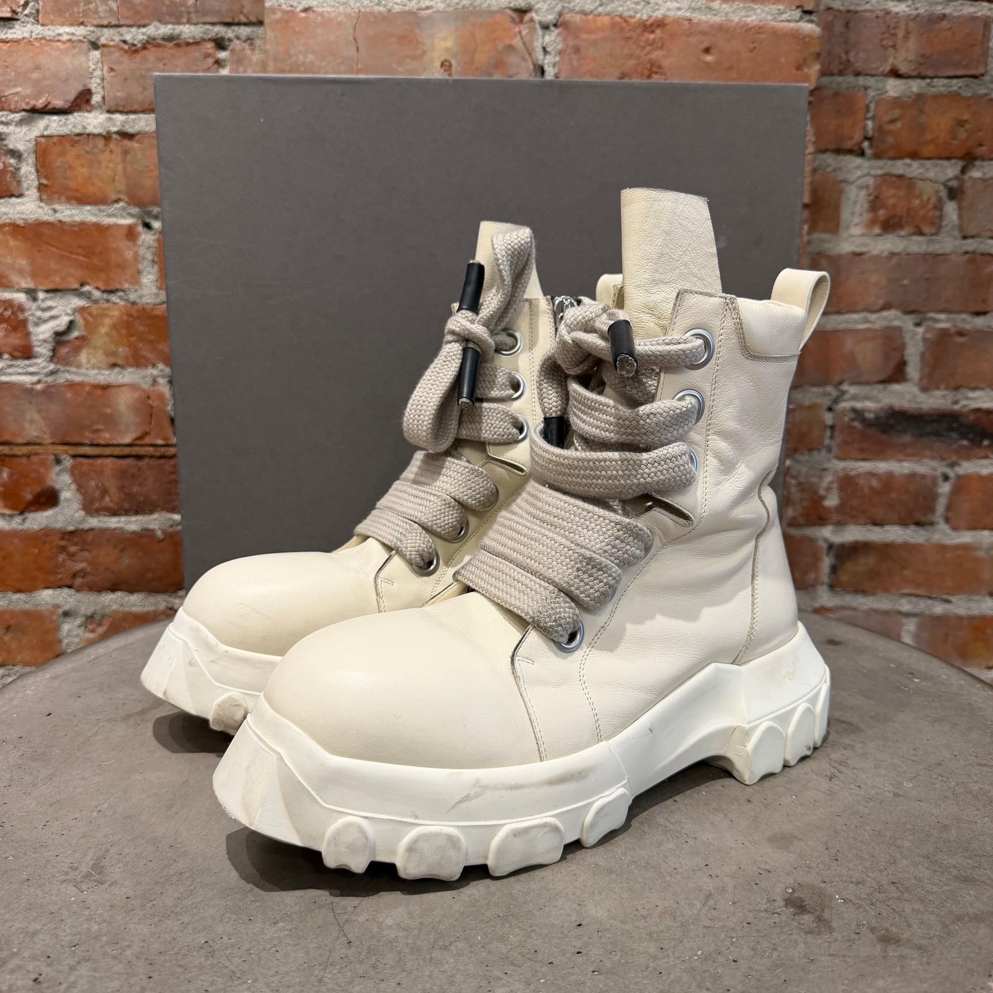 RICK OWENS FW25 JUMBO LACE BOZO TRACTOR BOOTS ‘MILK’