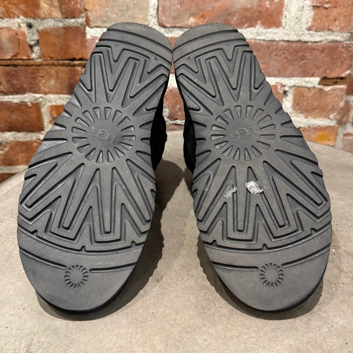 CHROME HEARTS DAGGER UGG BOOTS ‘BLACK’