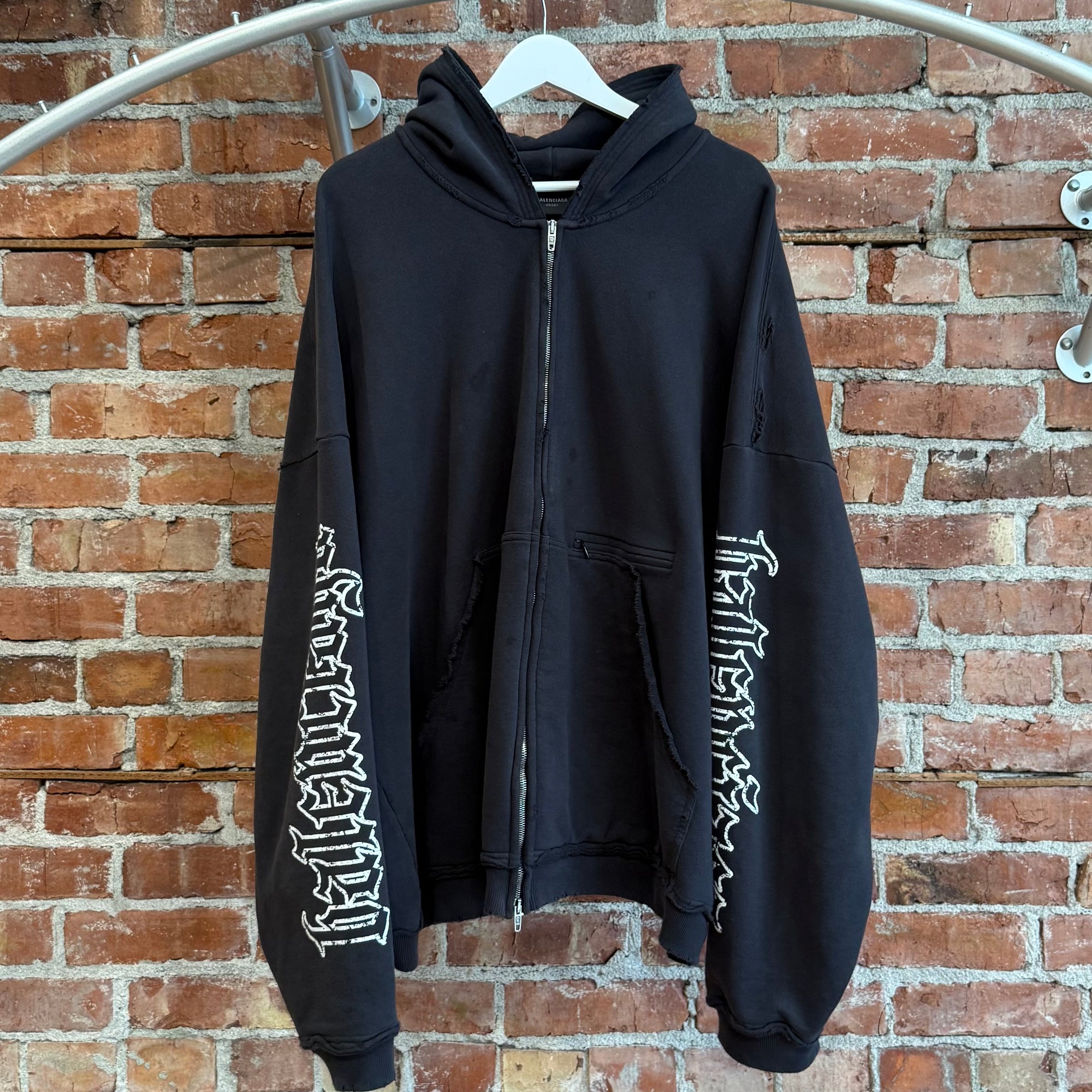 BALENCIAGA FW25 BLACKLETTER SCRIPT PULLED ZIP HOODIE ‘BLACK’
