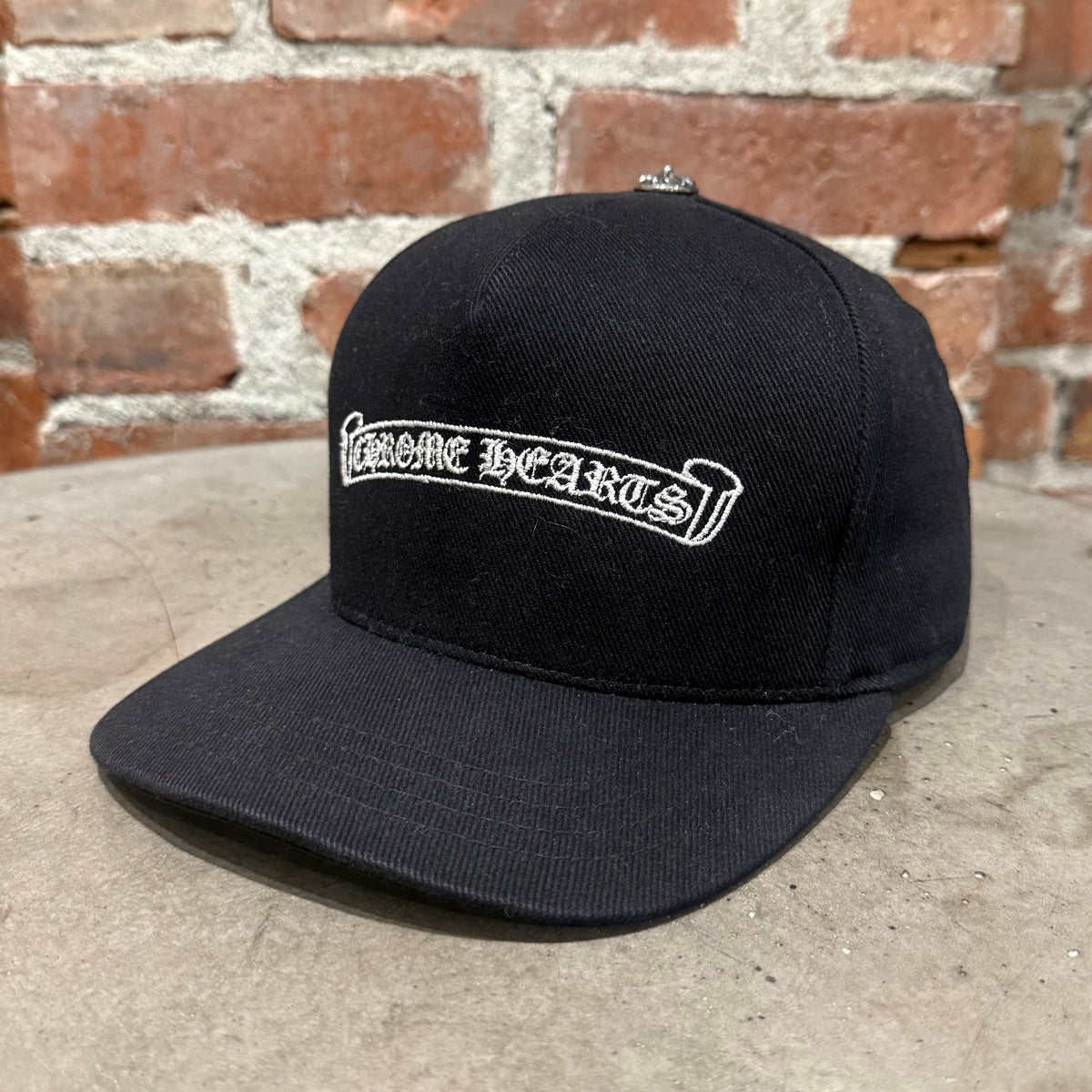 CHROME HEARTS SCROLL LOGO BASEBALL HAT ‘BLACK’