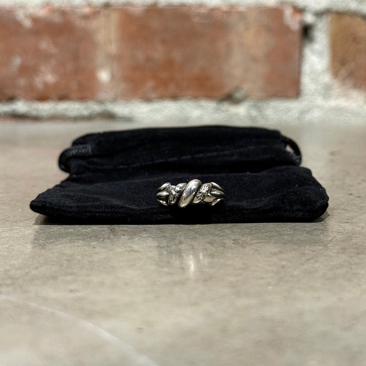 CHROME HEARTS TINY-E KNOT RING ‘SILVER’