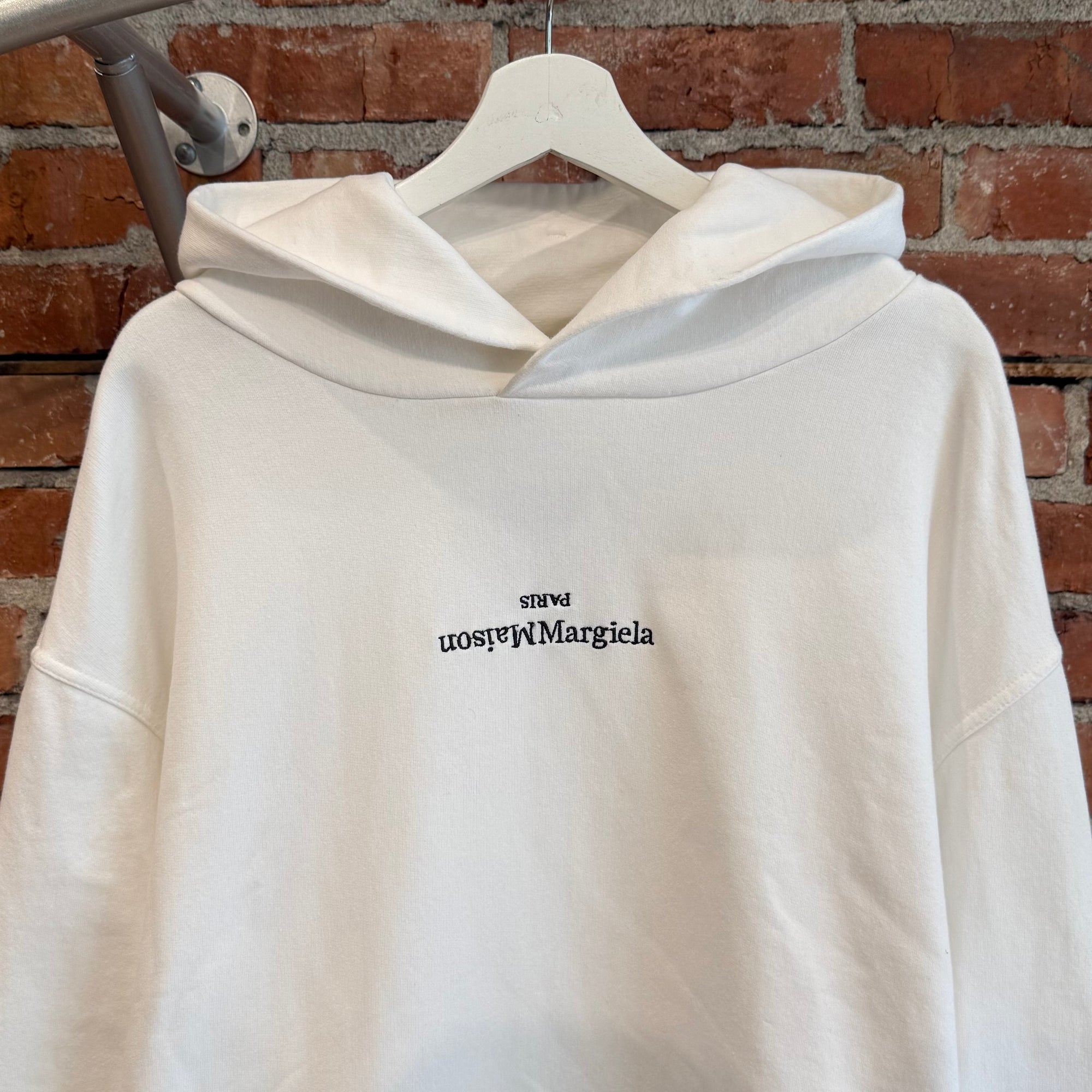 MAISON MARGIELA REVERSED LOGO HOODIE ‘WHITE’