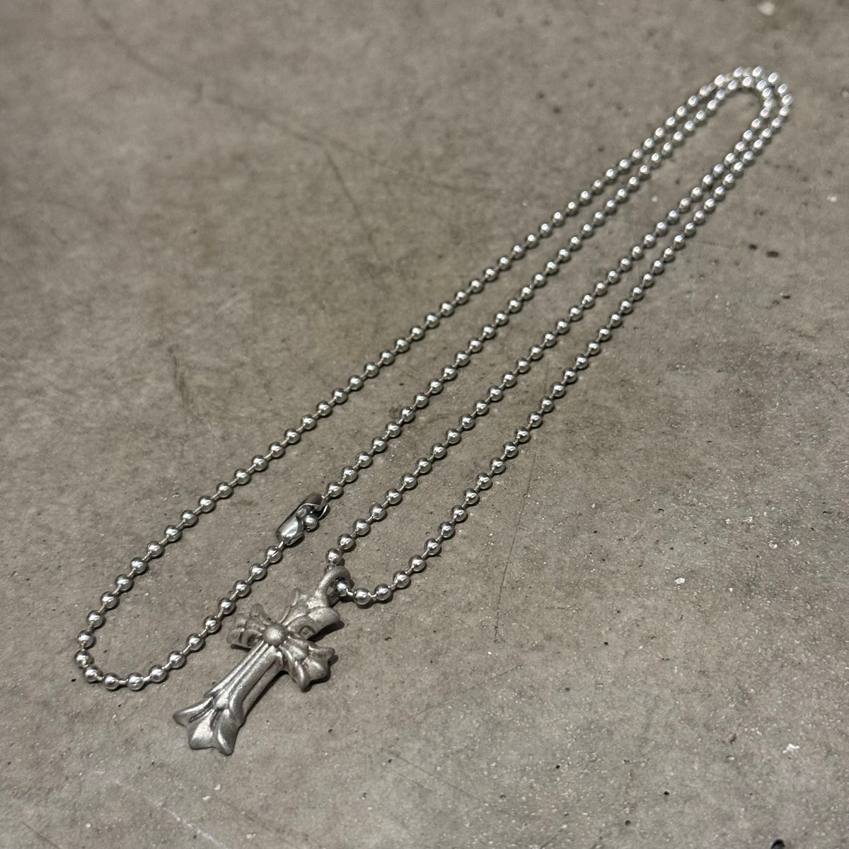 CHROME HEARTS SMOKED DOUBLE CH CROSS  NECKLACE ‘SILVER’