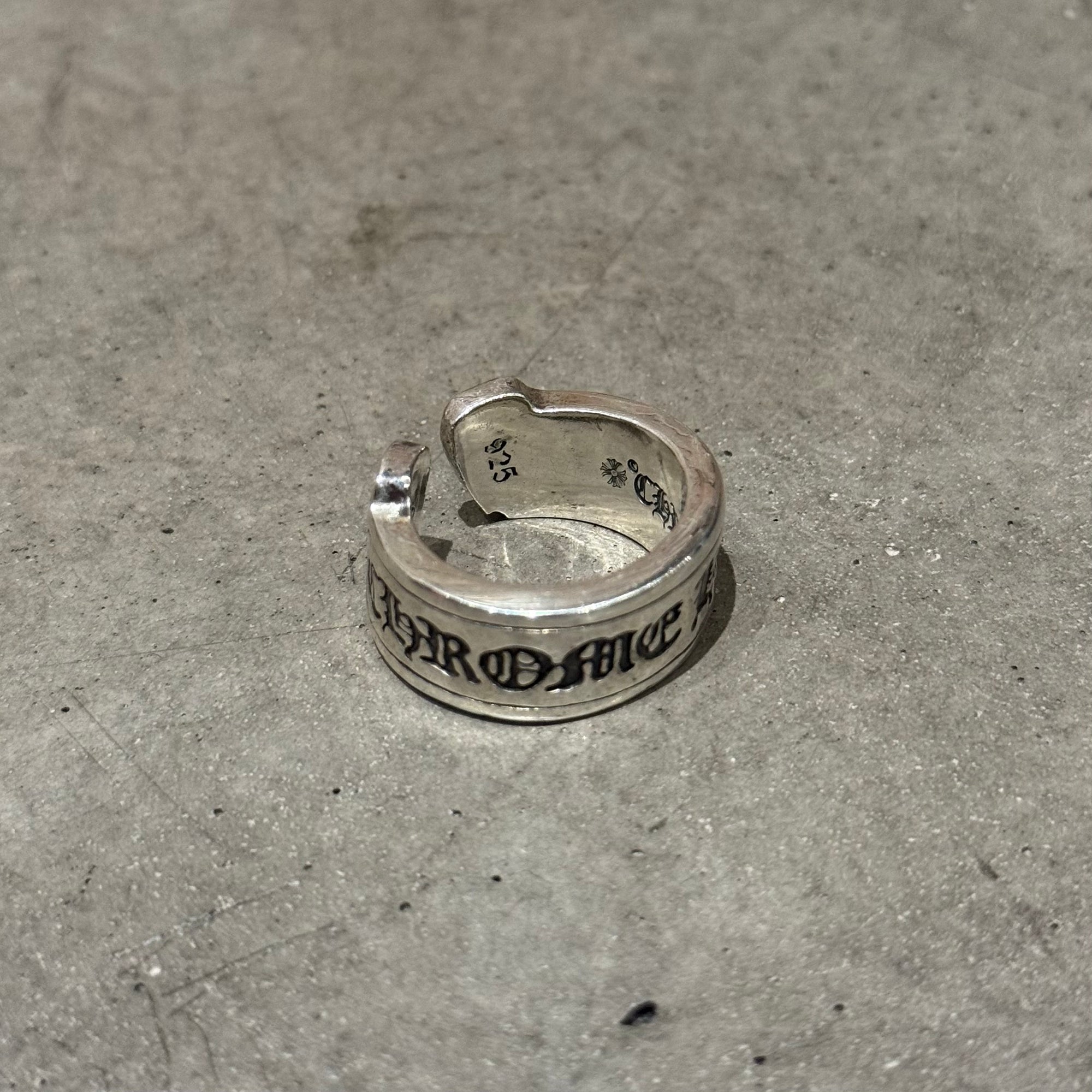 CHROME HEARTS LARGE SCROLL RING ‘SILVER’