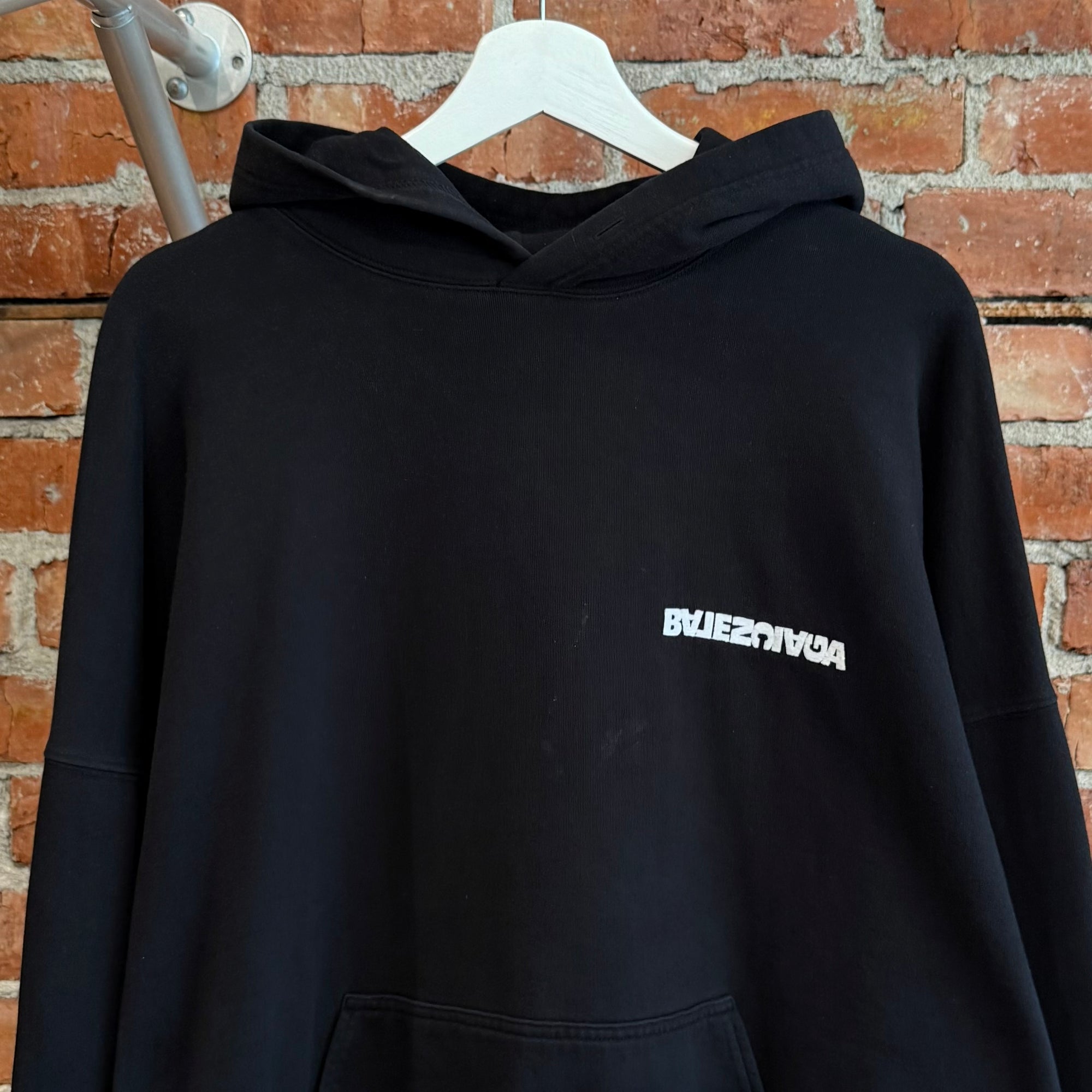 BALENCIAGA FW22 TURNOVER LOGO HOODIE ‘BLACK’