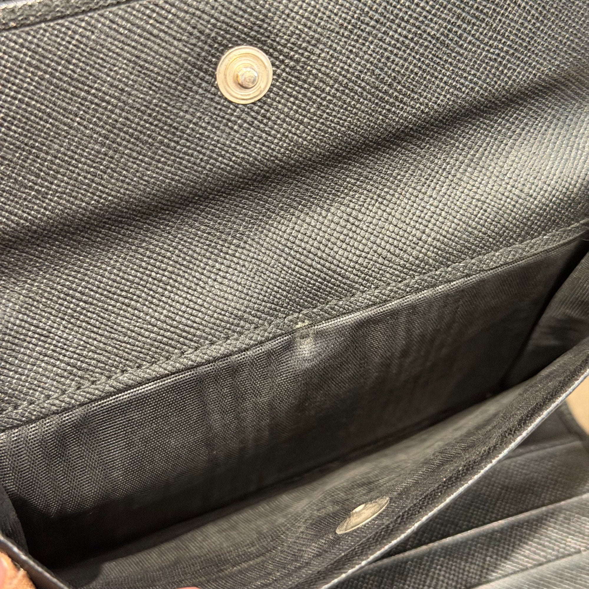PRADA BADGE SNAP BIFOLD WALLET ‘BLACK’