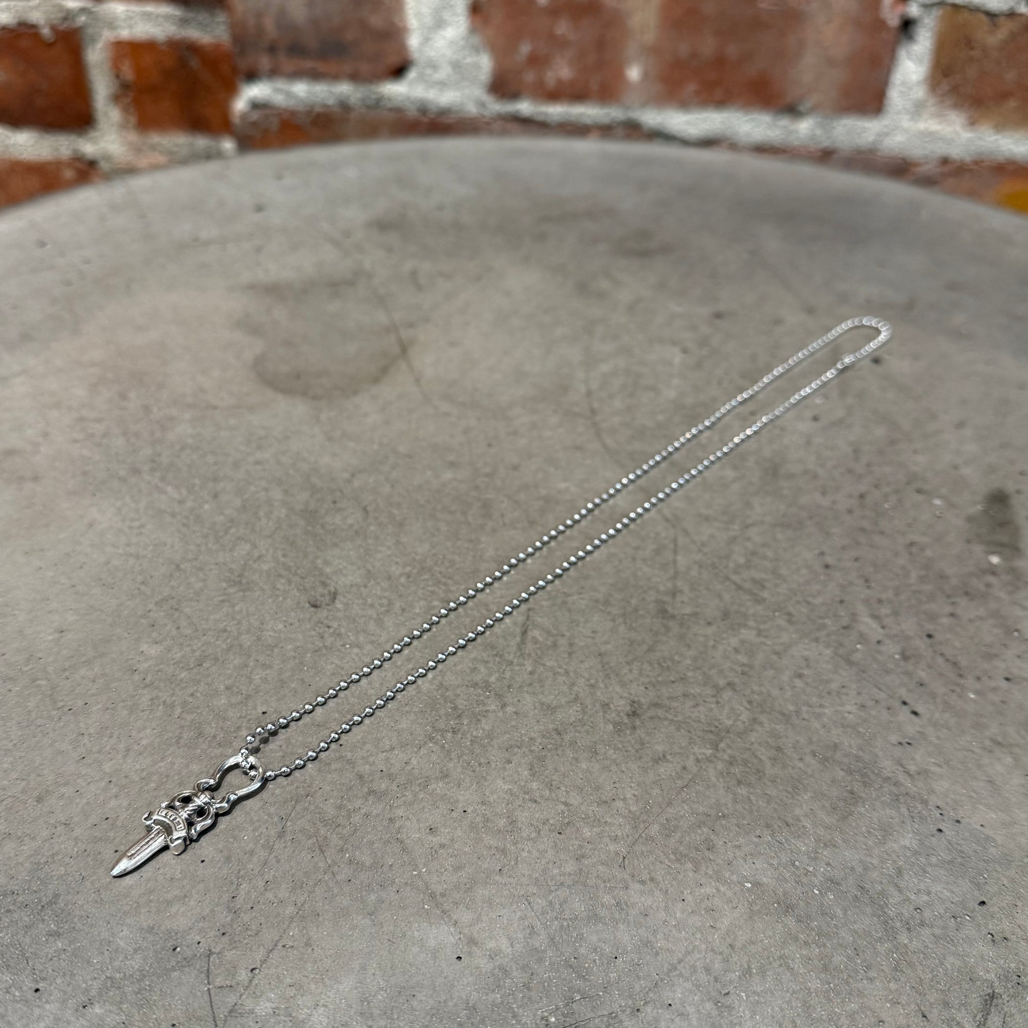 CHROME HEARTS LOOP DAGGER NECKLACE 'SILVER'