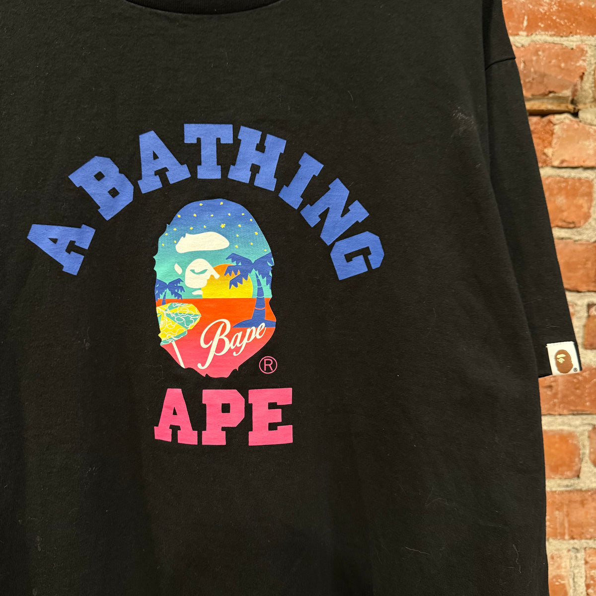 BAPE COLLEGIATE VACATION TEE ‘BLACK’