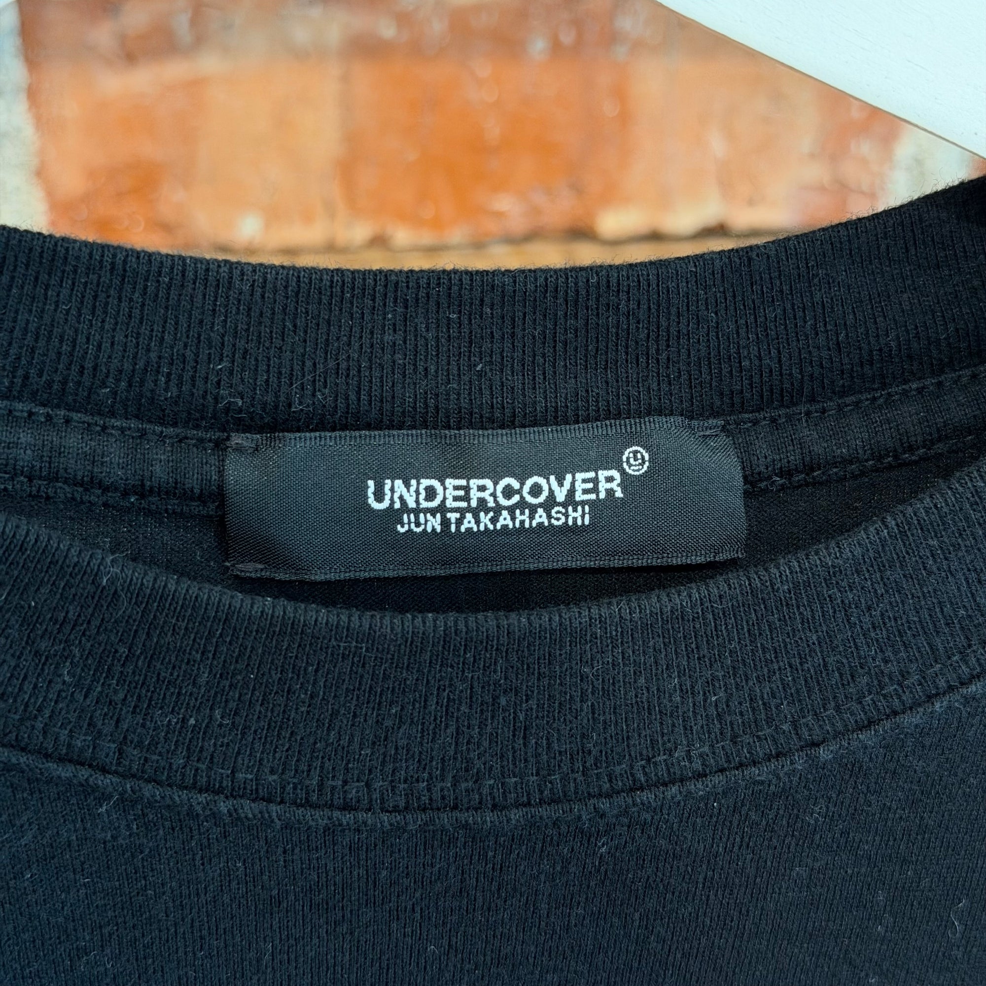 UNDERCOVER BODHI SVAHA GIZ U-LOGO TEE ‘BLACK’