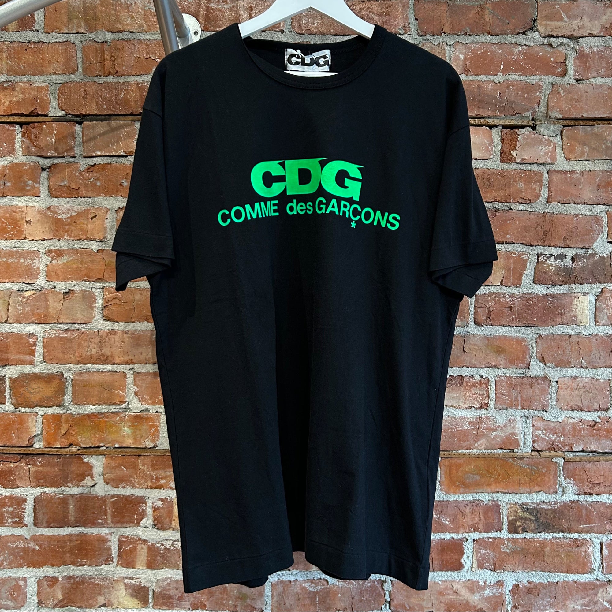 COMME DES GARÇONS CDG LOGO TEE ‘BLACK/GREEN’