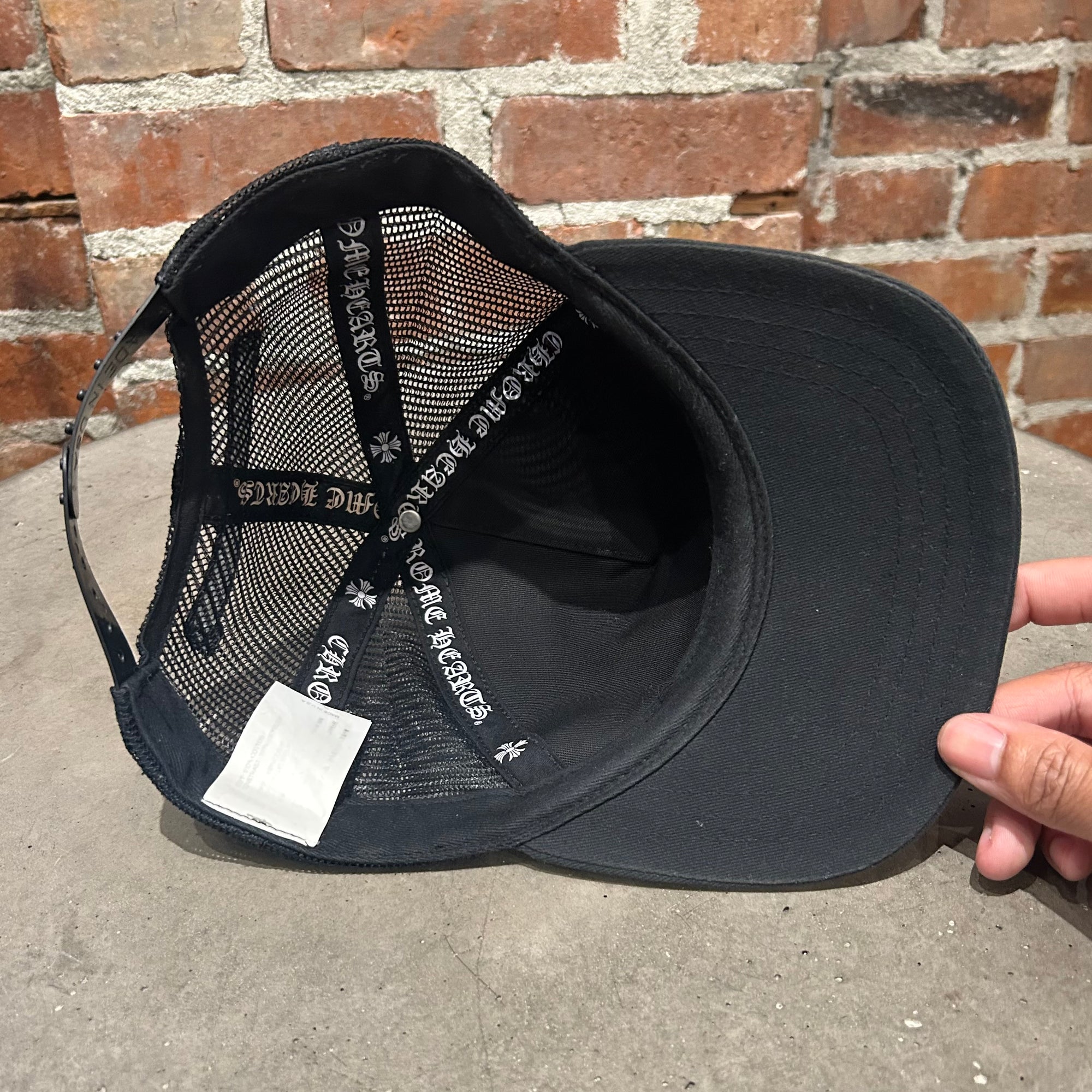 CHROME HEARTS EYE CHART TRUCKER ‘BLACK’