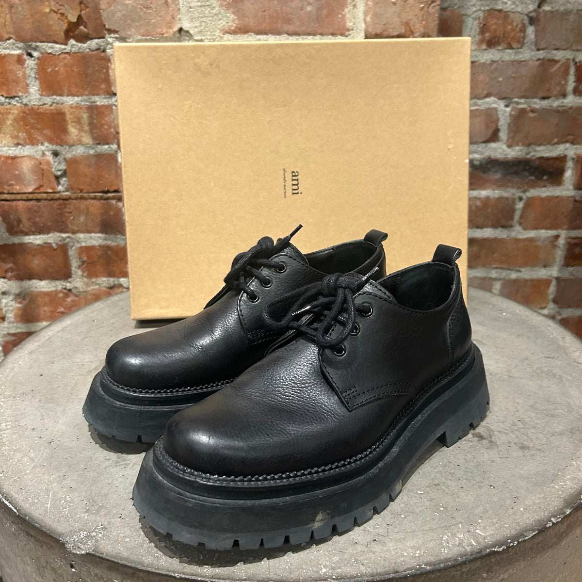 AMI PARIS RIDGED-SOLE DERBY 